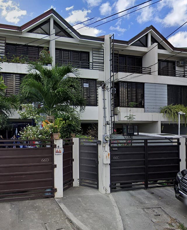 3-STY TOWNHOUSE FOR SALE IN PROJ 6 QUEZON CITY — photo 1 of 3